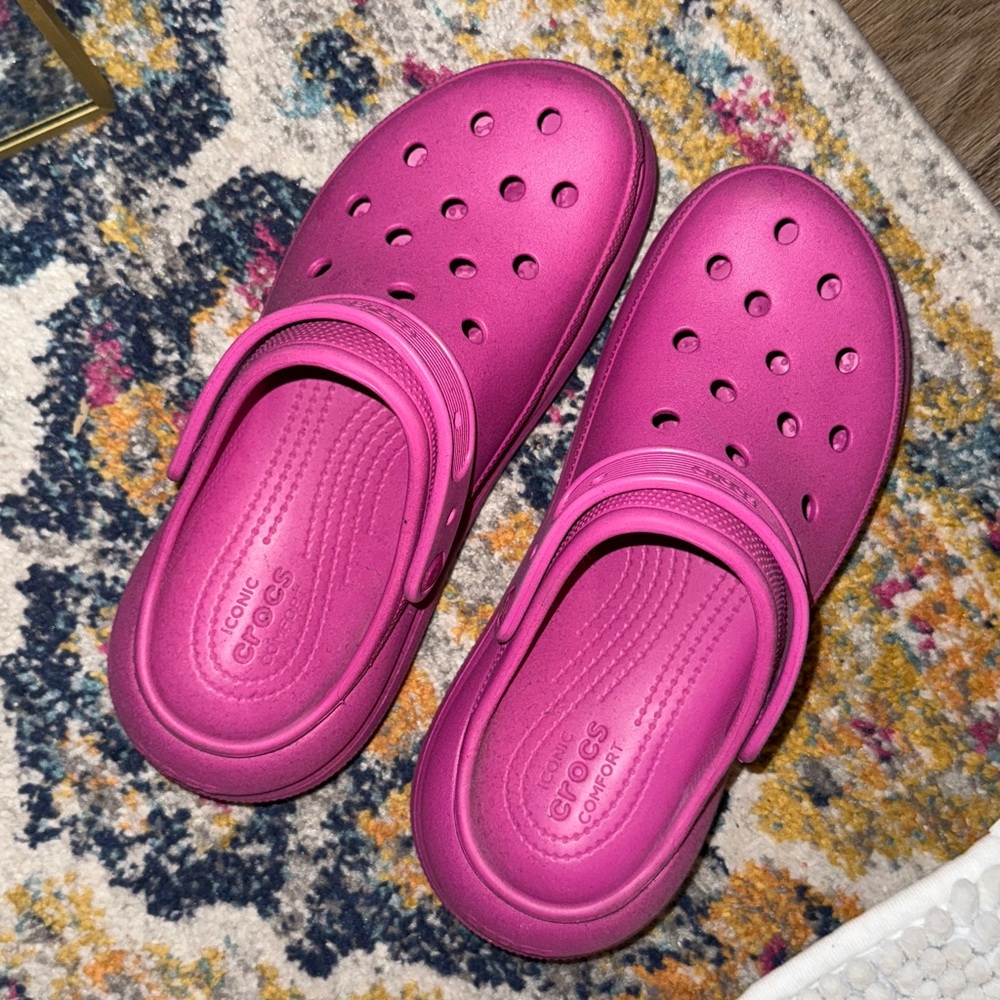 CROCS WOMENS CLASSIC CRUSH CLOG Platform Crocs Fuchsia Fun Pink Size M9, W11